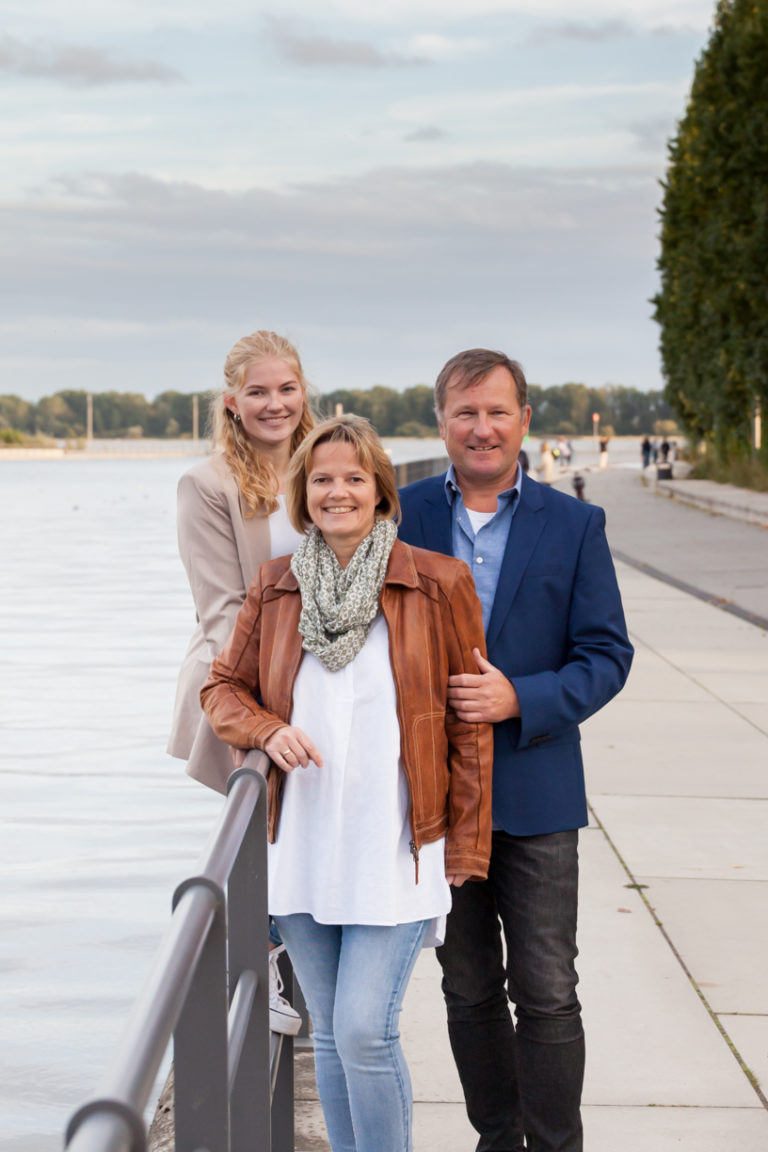Neugeborenenfotografie, Babyfotografie, Newborn, Homestory, Mama, Papa, Familie, Schwestern, #familienfotografie #wedel #kerstin_dudler_fotografie, #familie, #family, #tangstedt, #rellingen, #fotoshooting, #familienshooting, #hamburg, #wedel, #quickborn, #fotoshooting, #newborn, #homestory, #mädchenmama