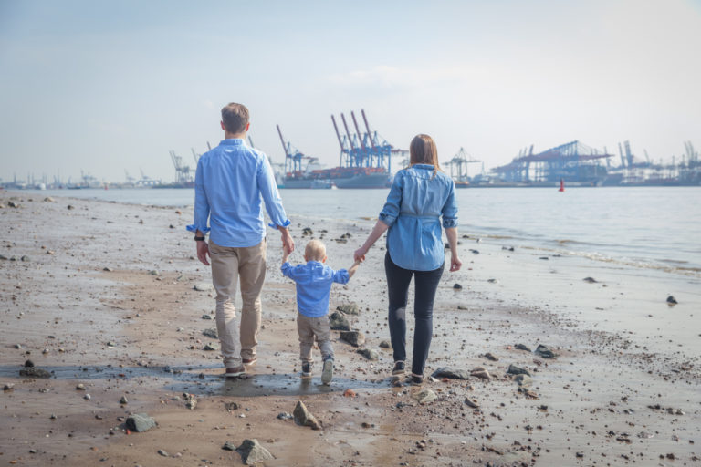 Neugeborenenfotografie, Babyfotografie, Newborn, Homestory, Mama, Papa, Familie, Schwestern, #familienfotografie #wedel #kerstin_dudler_fotografie, #familie, #family, #tangstedt, #rellingen, #fotoshooting, #familienshooting, #hamburg, #wedel, #quickborn, #fotoshooting, #newborn, #homestory, #jungspapa