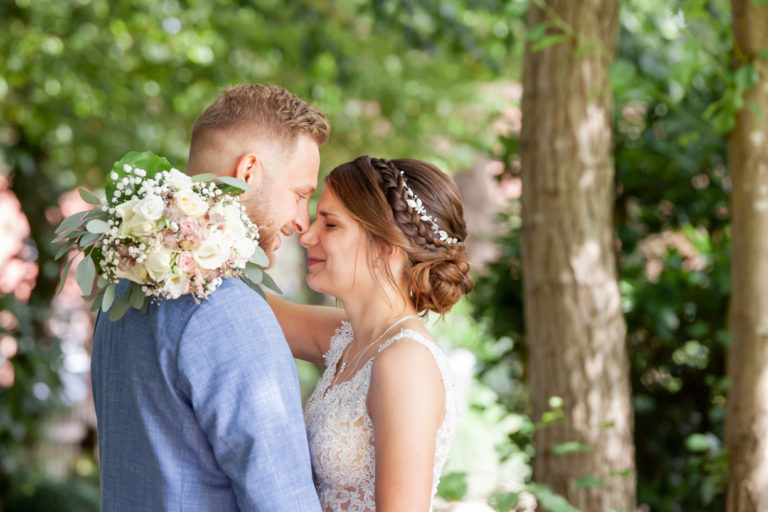 Hochzeit, Braut, Bräutigam, Brautkleid, Brautstrauß, Liebe, Love, Brautpaarshooting, Hochzeitsfotografie, Hochzeitsfotografie Hamburg, Hamburg, Rellingen, Pinneberg, Kerstin Dudler Fotografie, Wulfsmühle